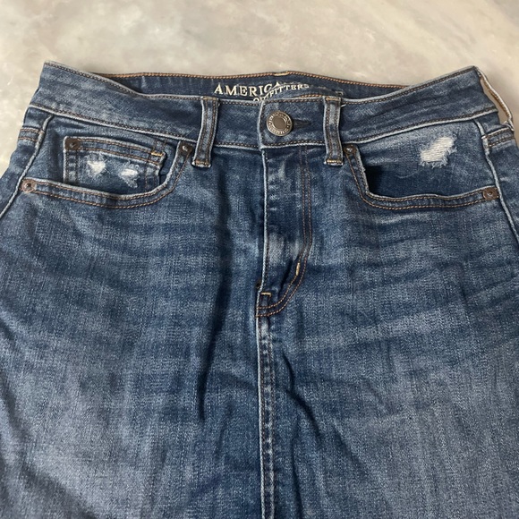 American Eagle Women’s Blue Denim Super Stretch X Distressed Jean Skirt Size 4 - Picture 4 of 10